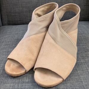 Eileen Fisher Size 9 Elegant Beige Women's Peep Toe Shoes Wrapped Ankle W/ Mesh